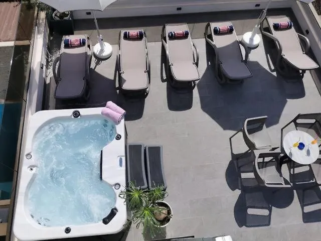 Pino Luxury And 4* 스플리트