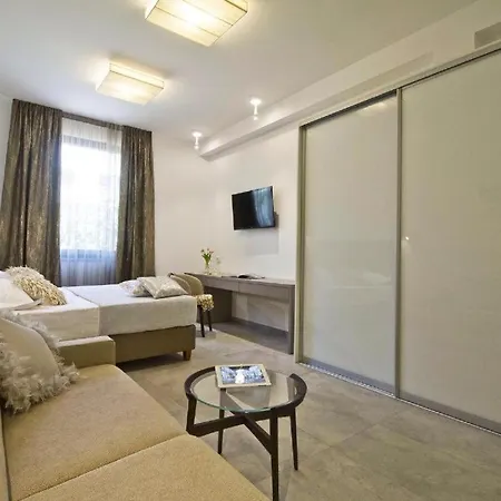 בית הארחה Pino Luxury And