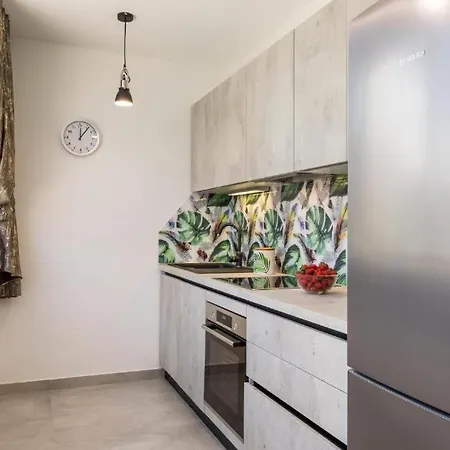 Pino Luxury And بيت ضيافة