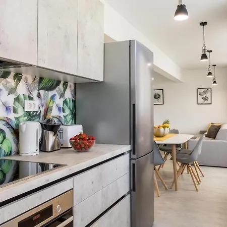 Pino Luxury And בית הארחה 4*