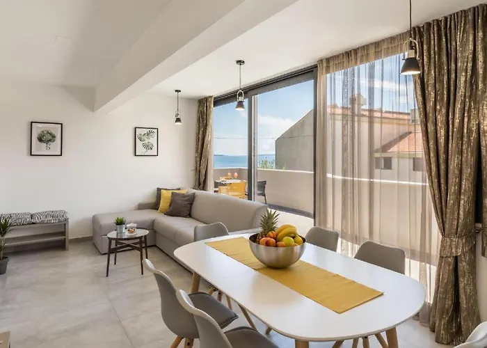Pino Luxury And Pensión Split