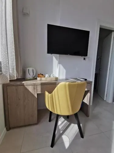Pino Luxury And Pensión 4*
