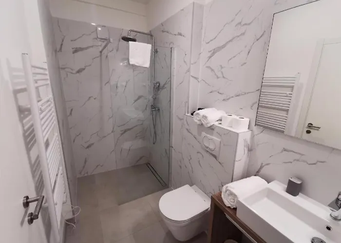 Pino Luxury And Pensión 4*
