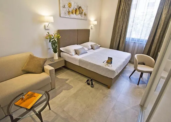 Pensión Pino Luxury And