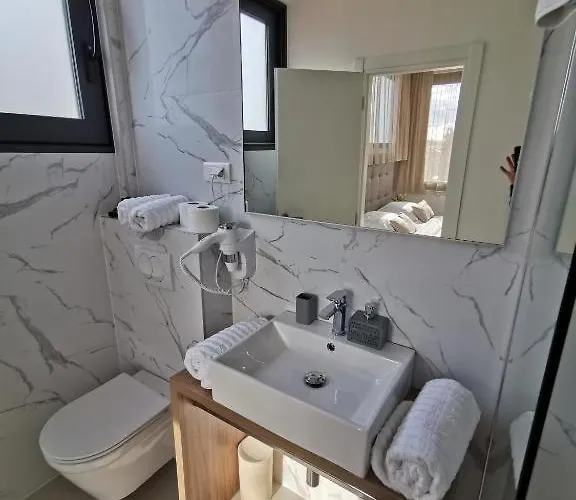 Pino Luxury And Pensión Split