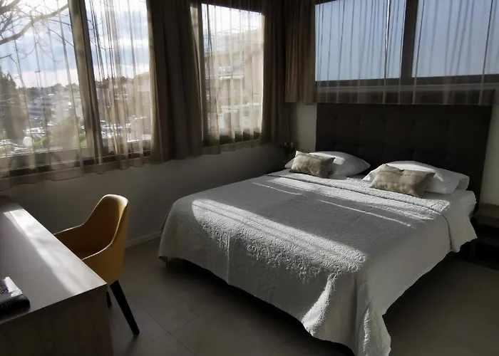 Pino Luxury And Pensión