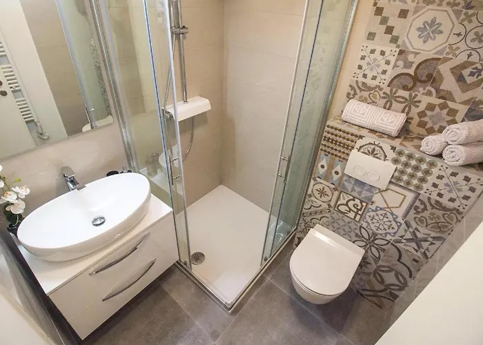 Pino Luxury And Pensión 4*