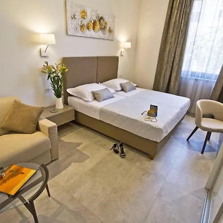 Casa de hóspedes Pino Luxury And